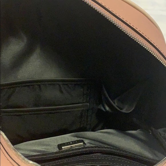 Guess mini backpack - Picture 4 of 5